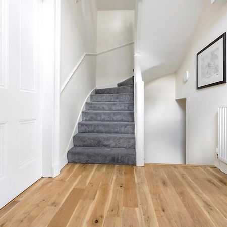 2 Bedroom Apartment On Peebles High Street Esterno foto