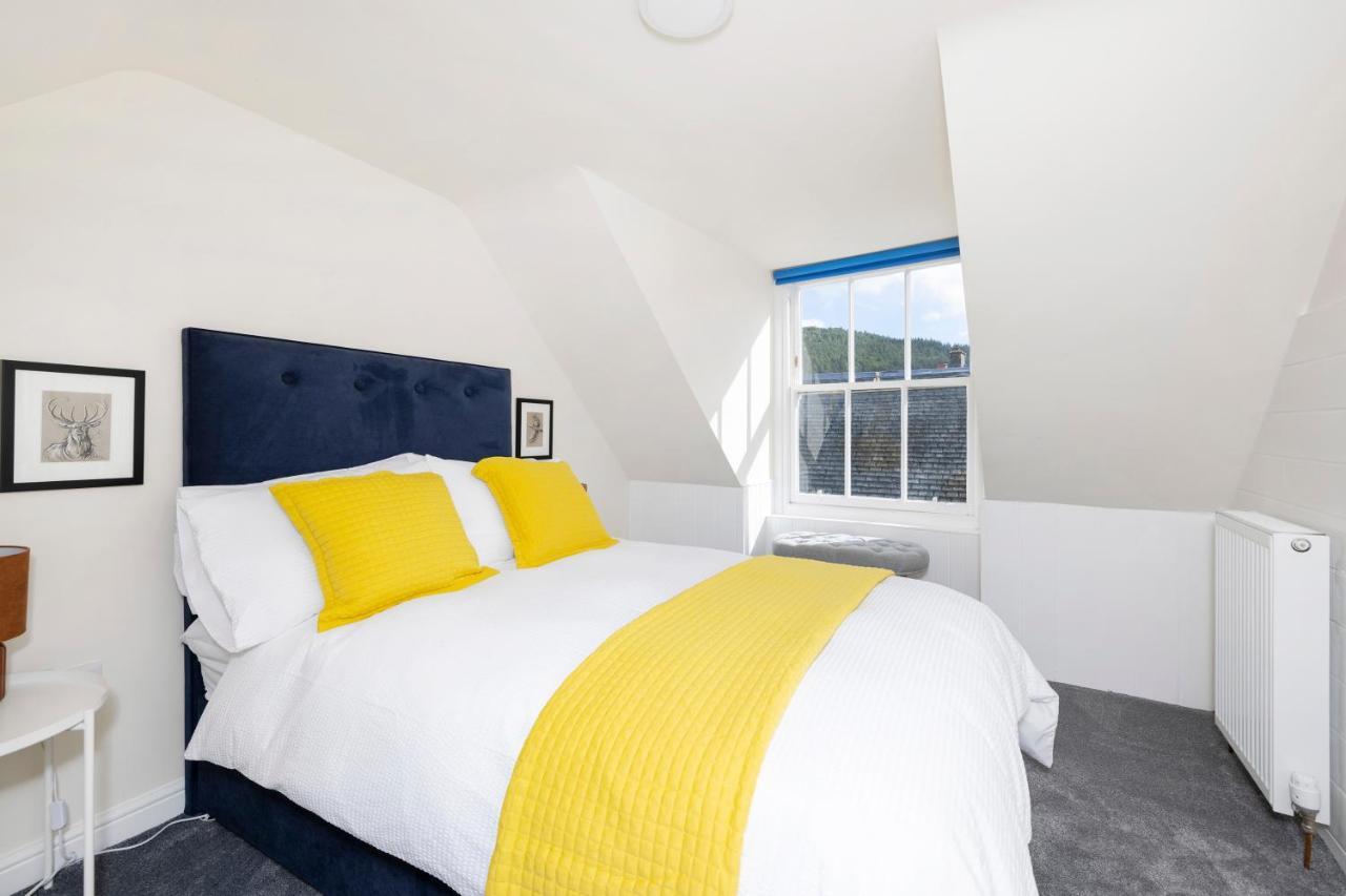 2 Bedroom Apartment On Peebles High Street Esterno foto